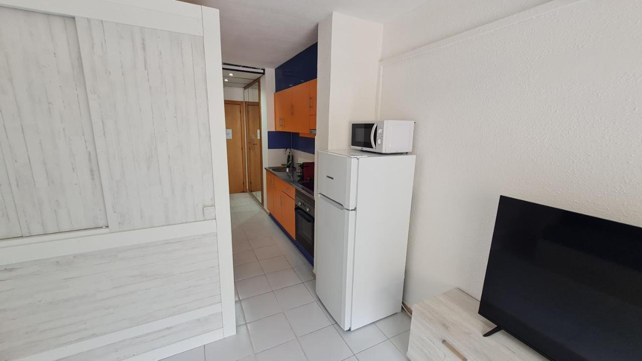 Bonito Apartamento Con Piscina Salou Esterno foto